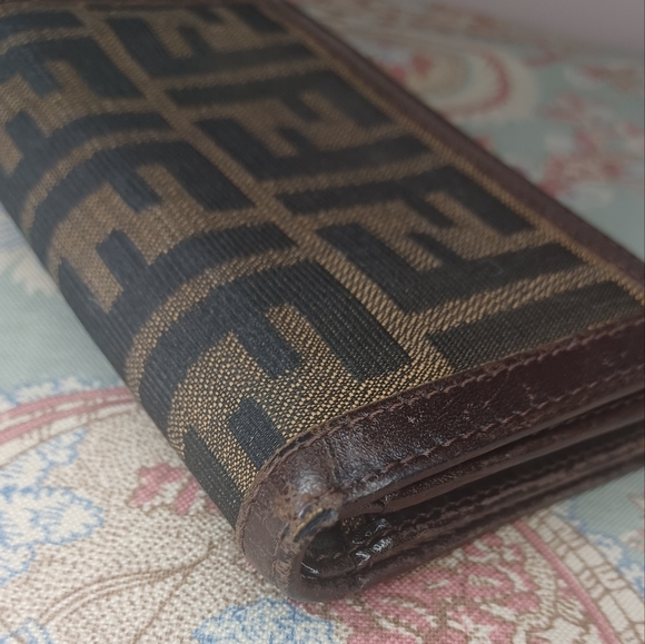 Vintage 90's Fendi Zucca Compact Wallet - Picture 14 of 14